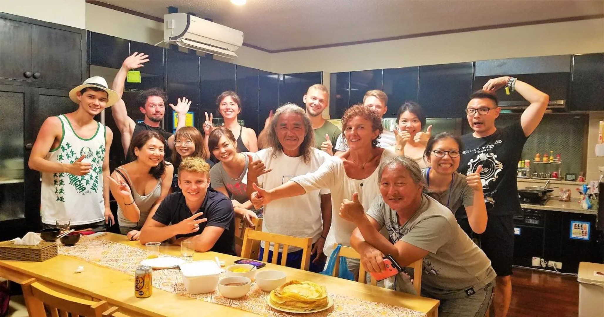 ALL FRIENDS - Hostel