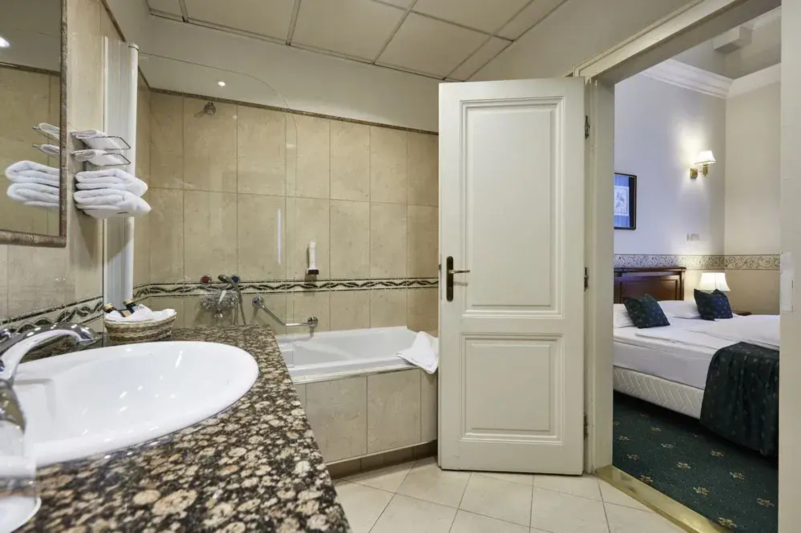 Szidónia Manor House