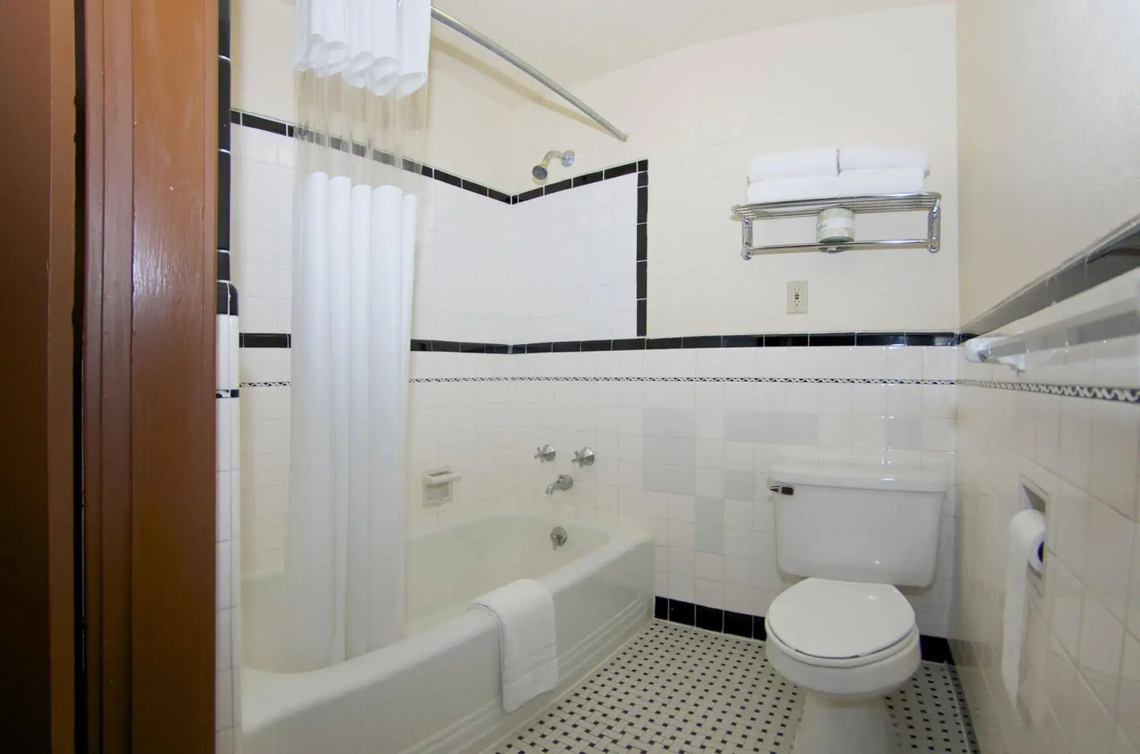 Historic Plains Hotel