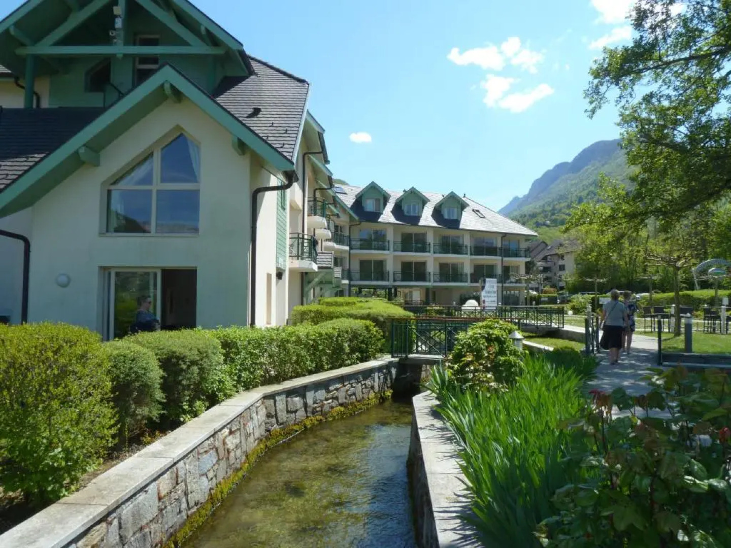 la baie des voiles ,vue lac d'Annecy ,plage privée