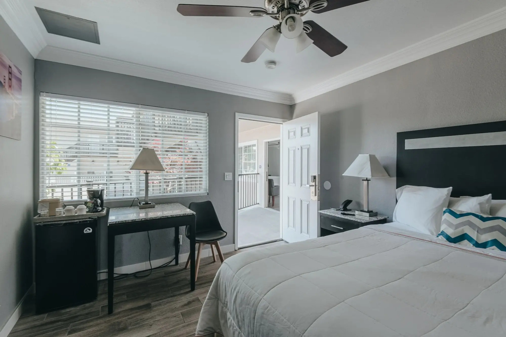 Sea Air Inn & Suites - Downtown - Restaurant Row