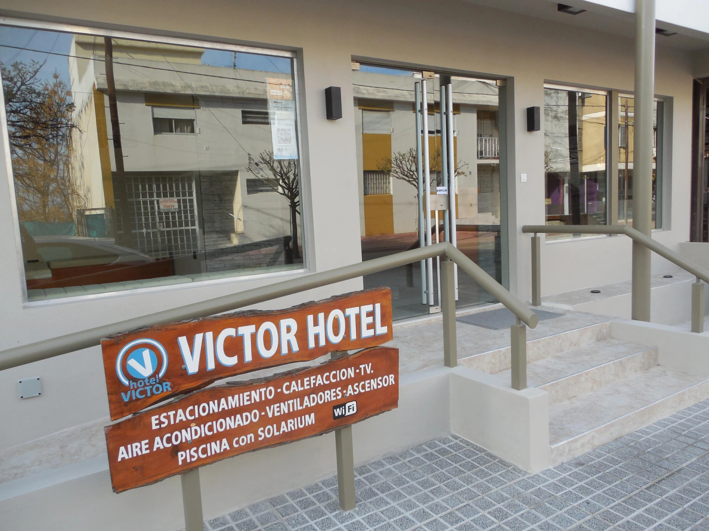Victor Hotel
