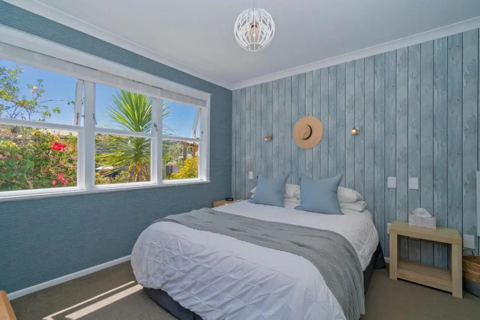 Black House Lookout - Kuaotunu Holiday Home