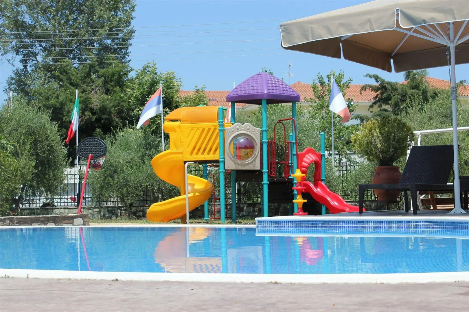 Zeus Hotel