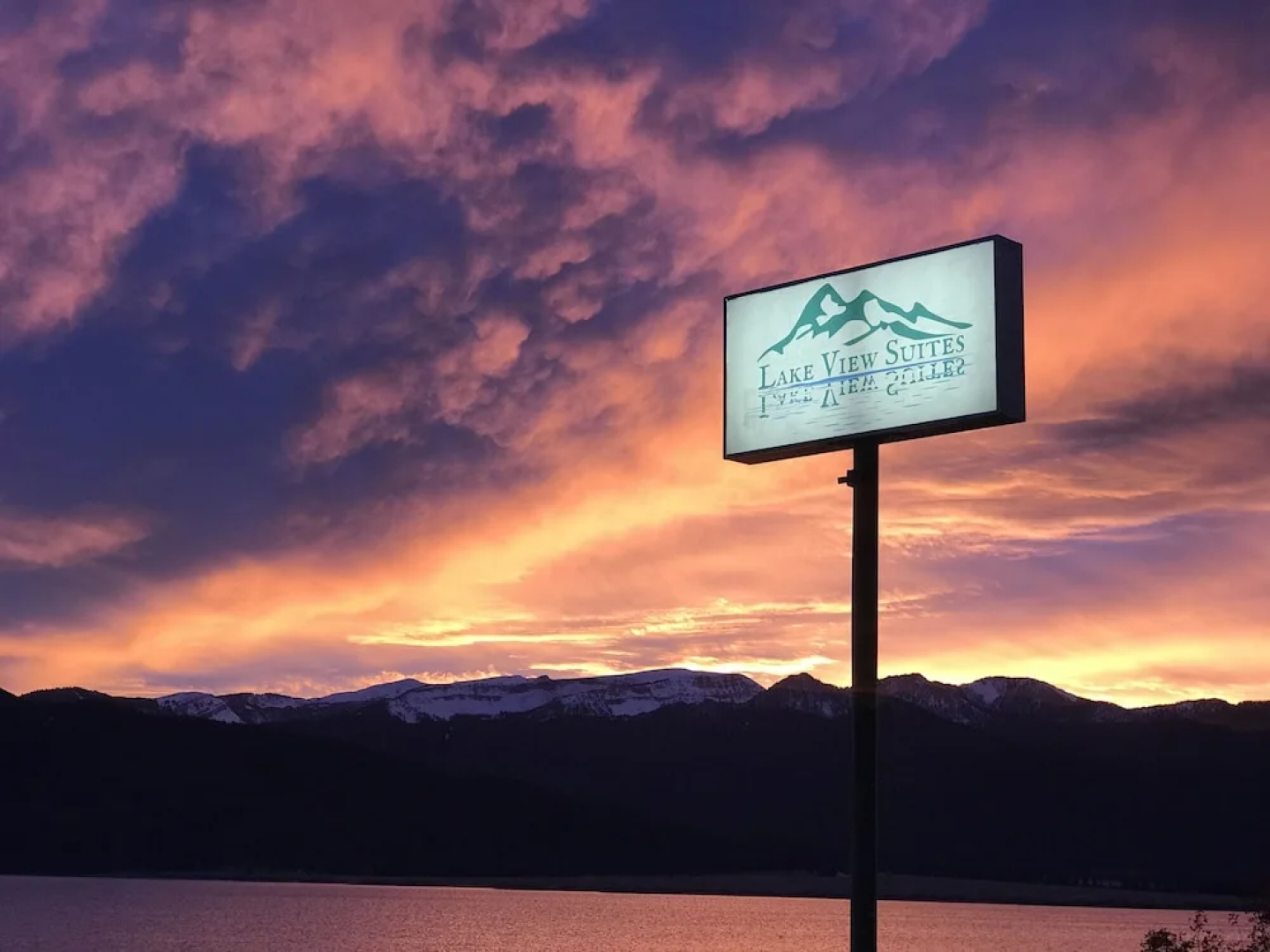 Lake View Suites