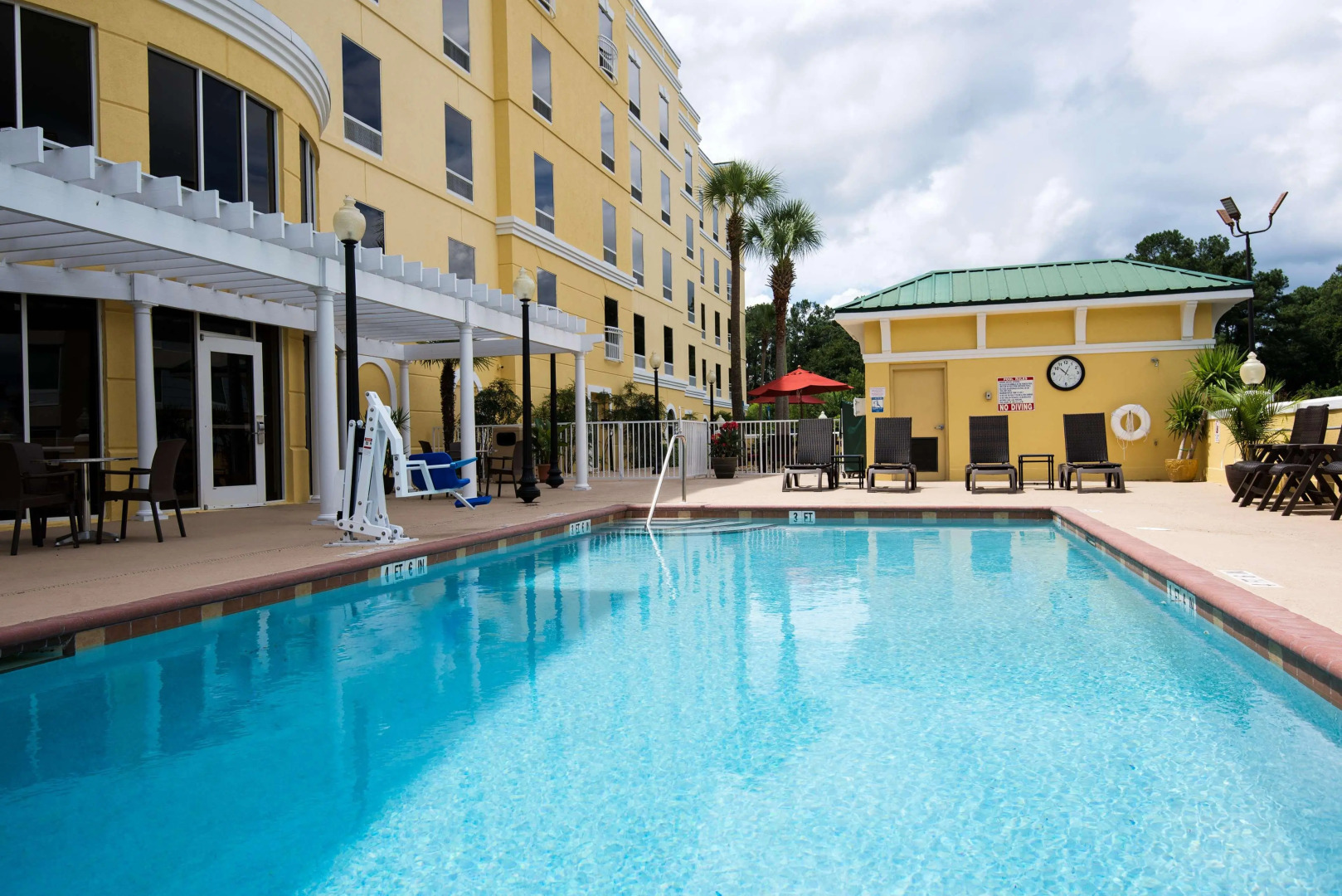 Отель Hampton Inn & Suites Lake City