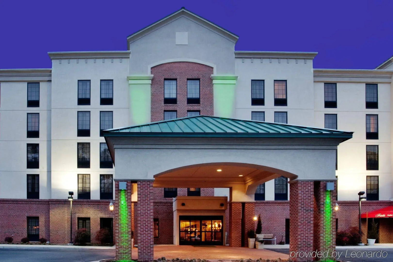 Holiday Inn Express & Suites Newport News by IHG