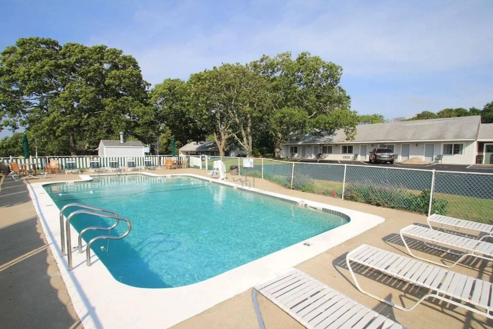 Skaket Beach Motel