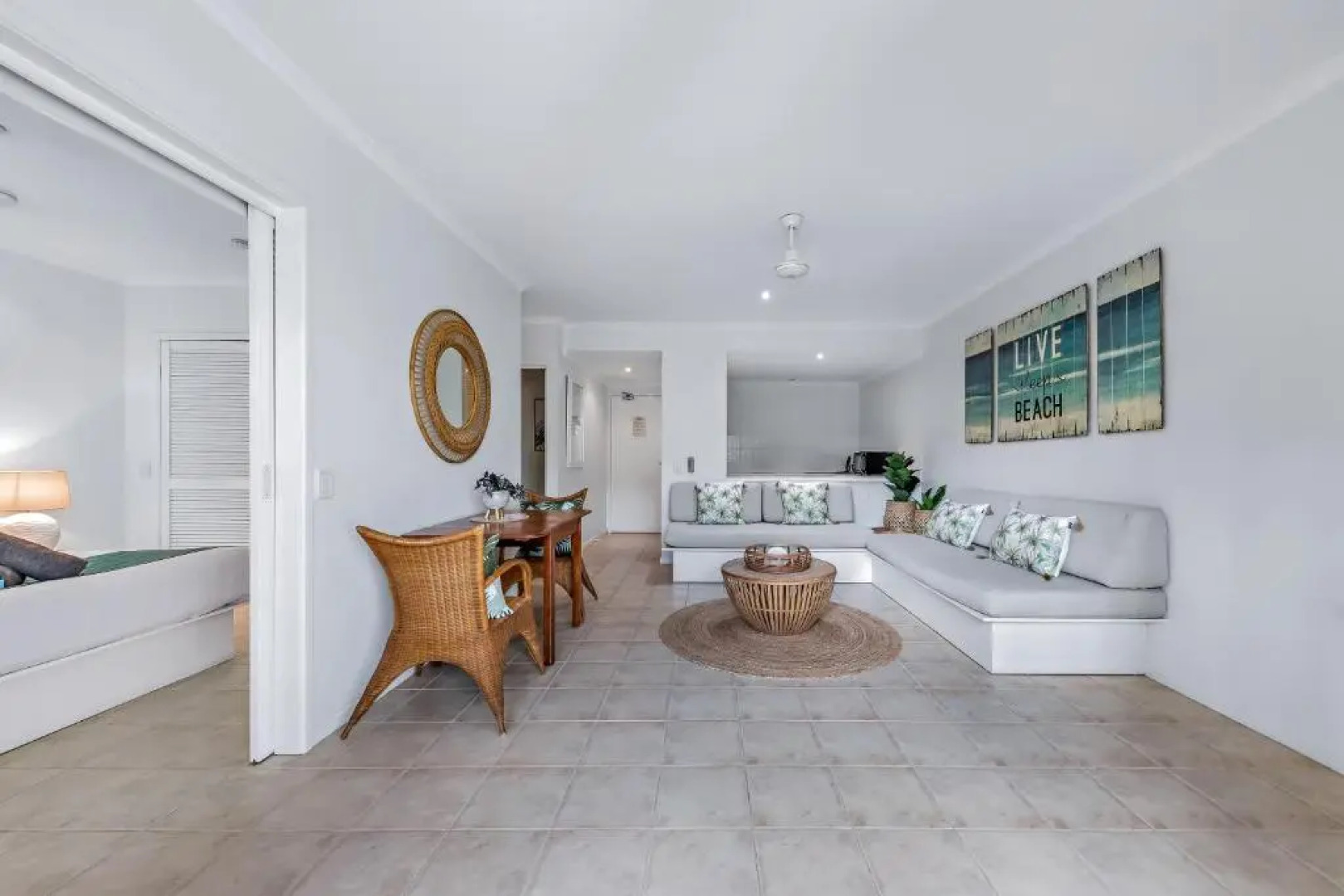 Tropical Mango WiFi Pool