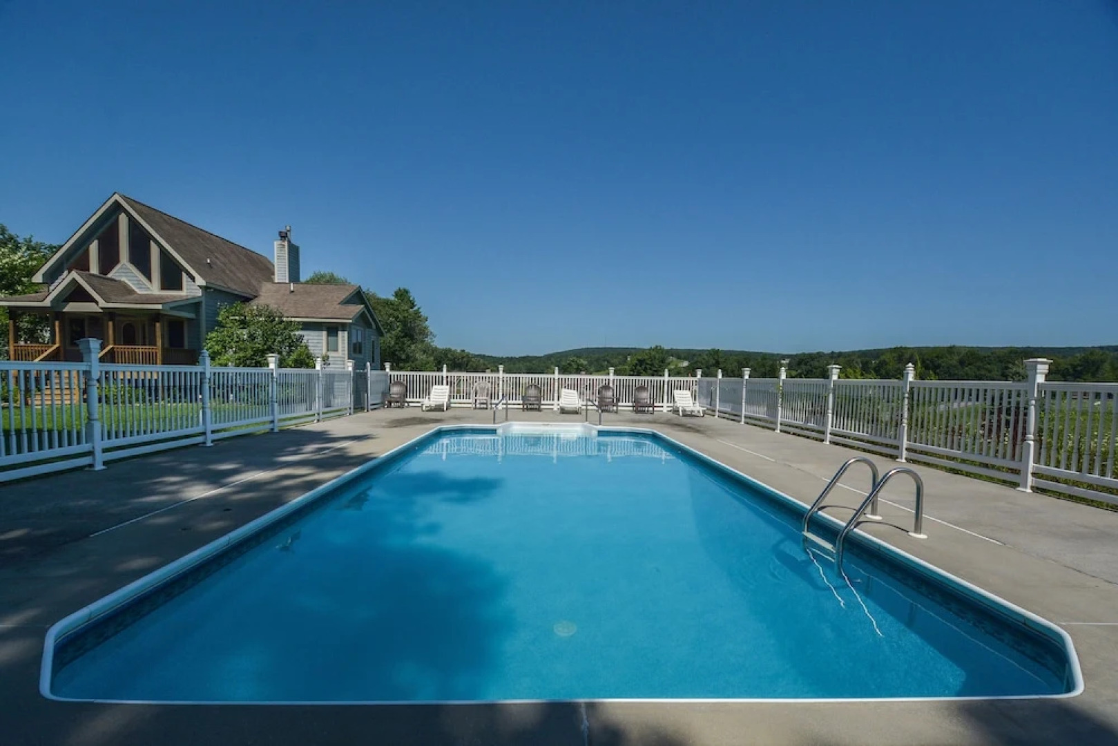 Moonrise Retreat 4 Bedroom House