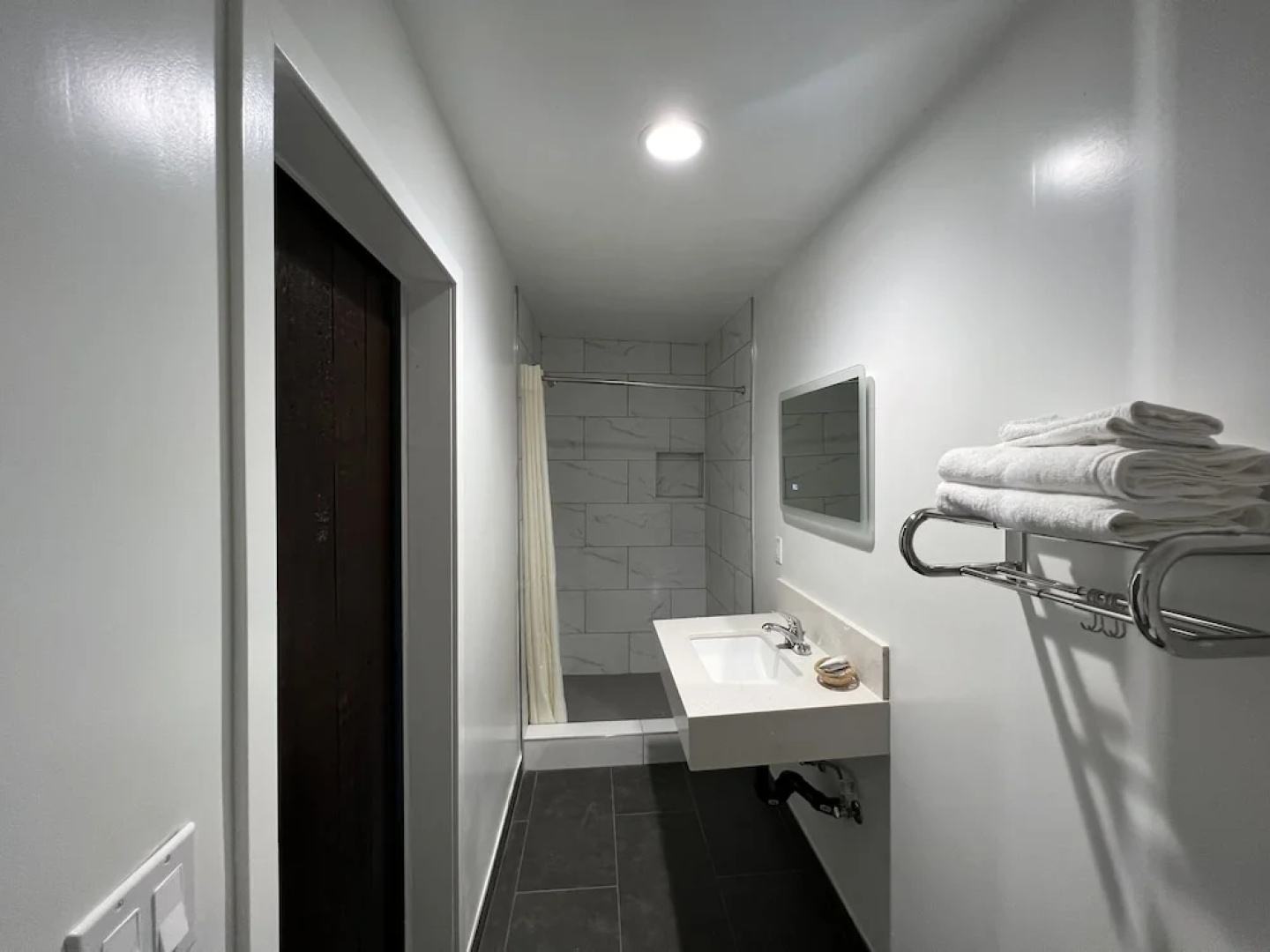 ERTH INN – Bell Gardens, California