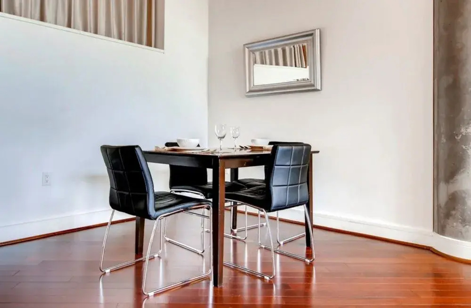 Global Luxury Suites at Park Crest Lofts