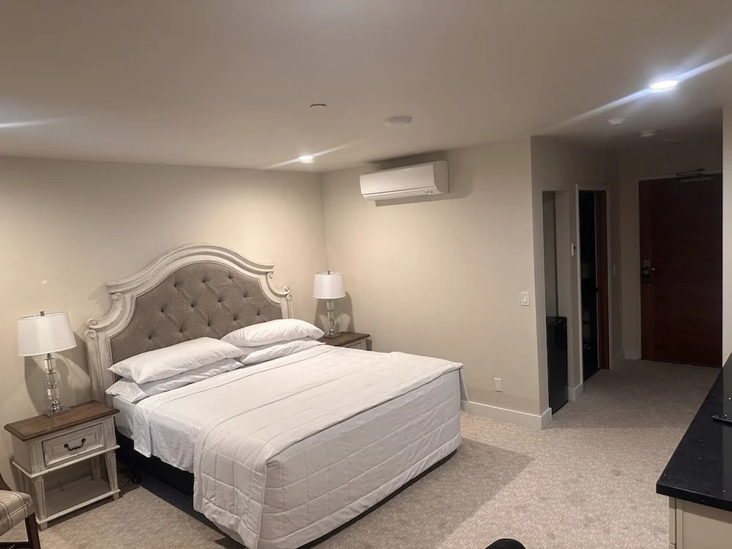 Lakeview Hotel