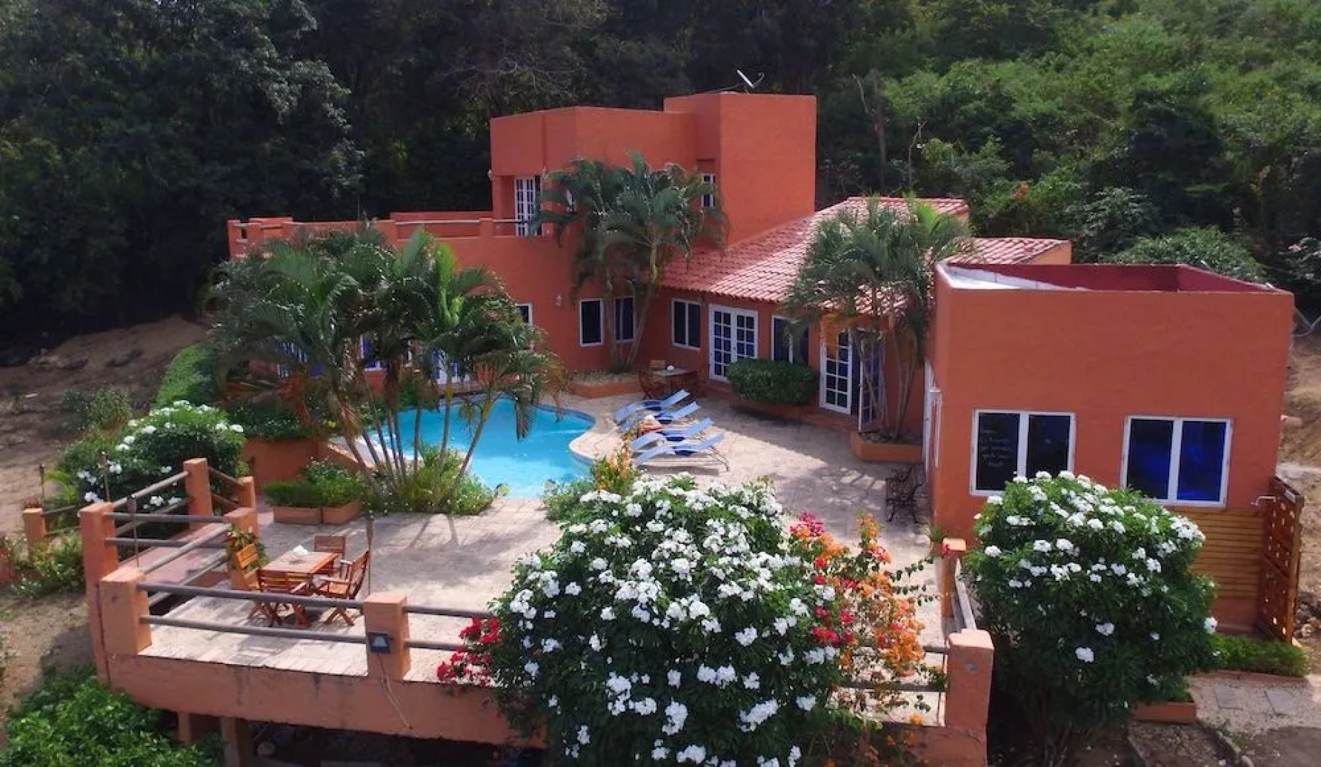 Urantia Boutique Hostel