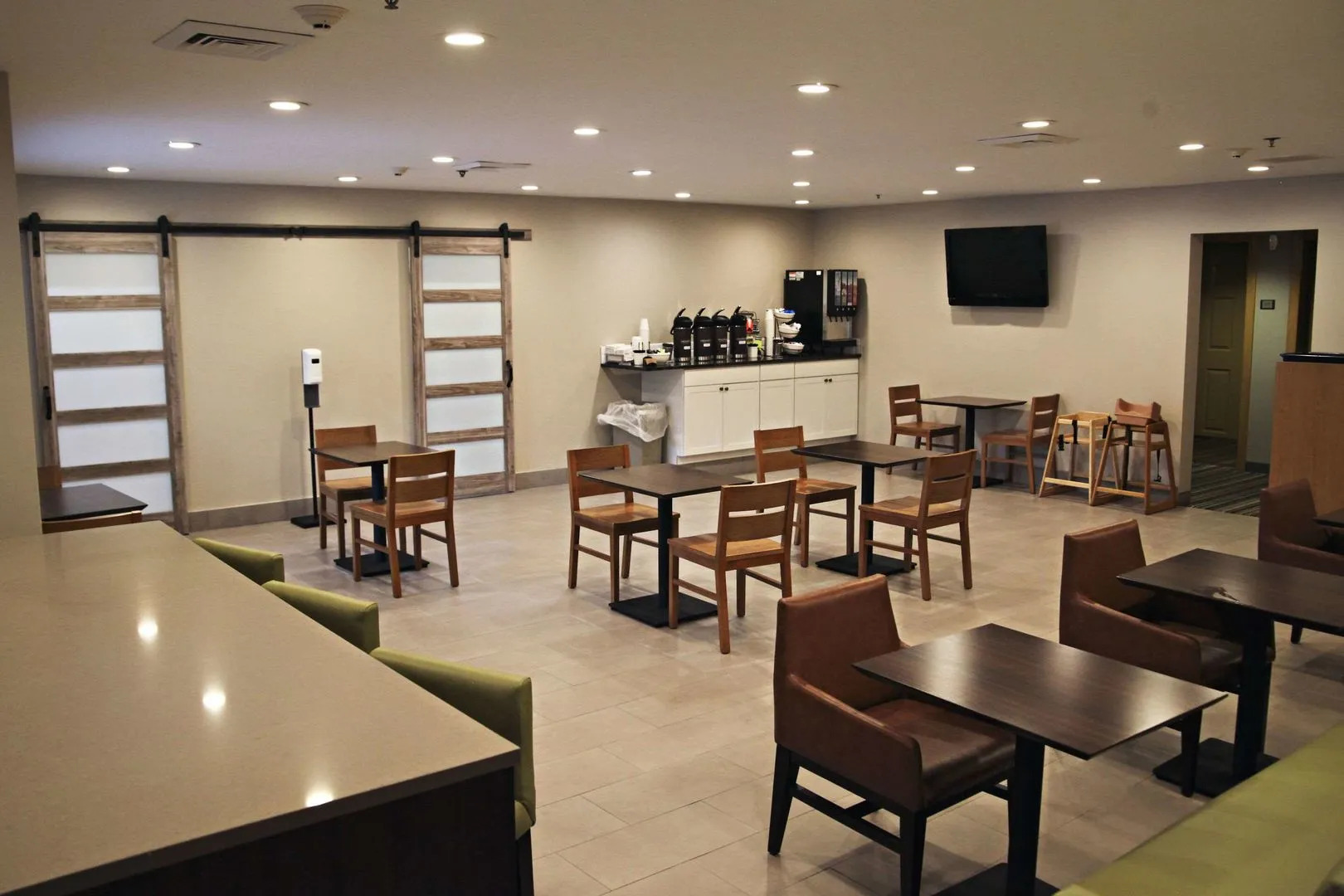 Country Inn & Suites by Radisson, Frackville (Pottsville), PA