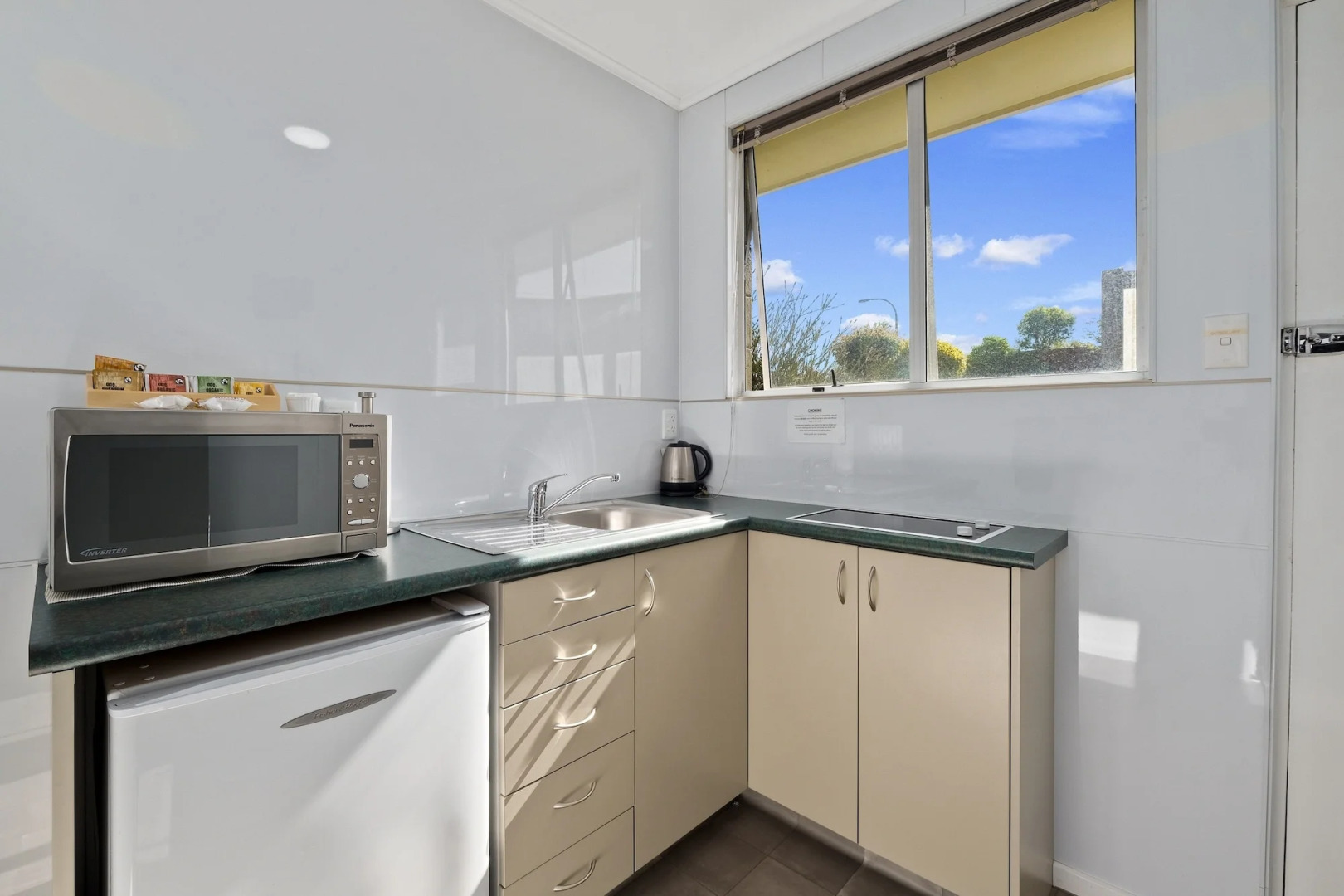 Central Gateway Motel