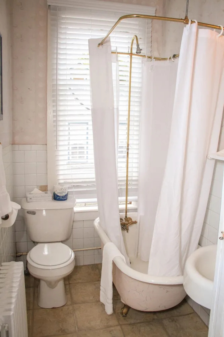 Pine Cottage Bed & Breakfast