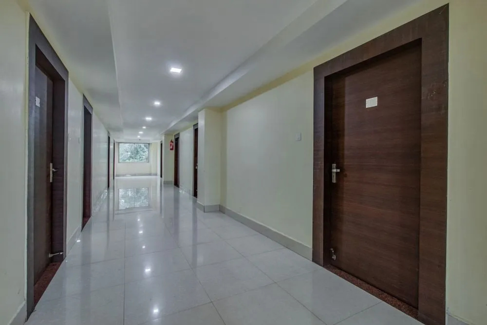 Oyo 23590 Sumandeep International