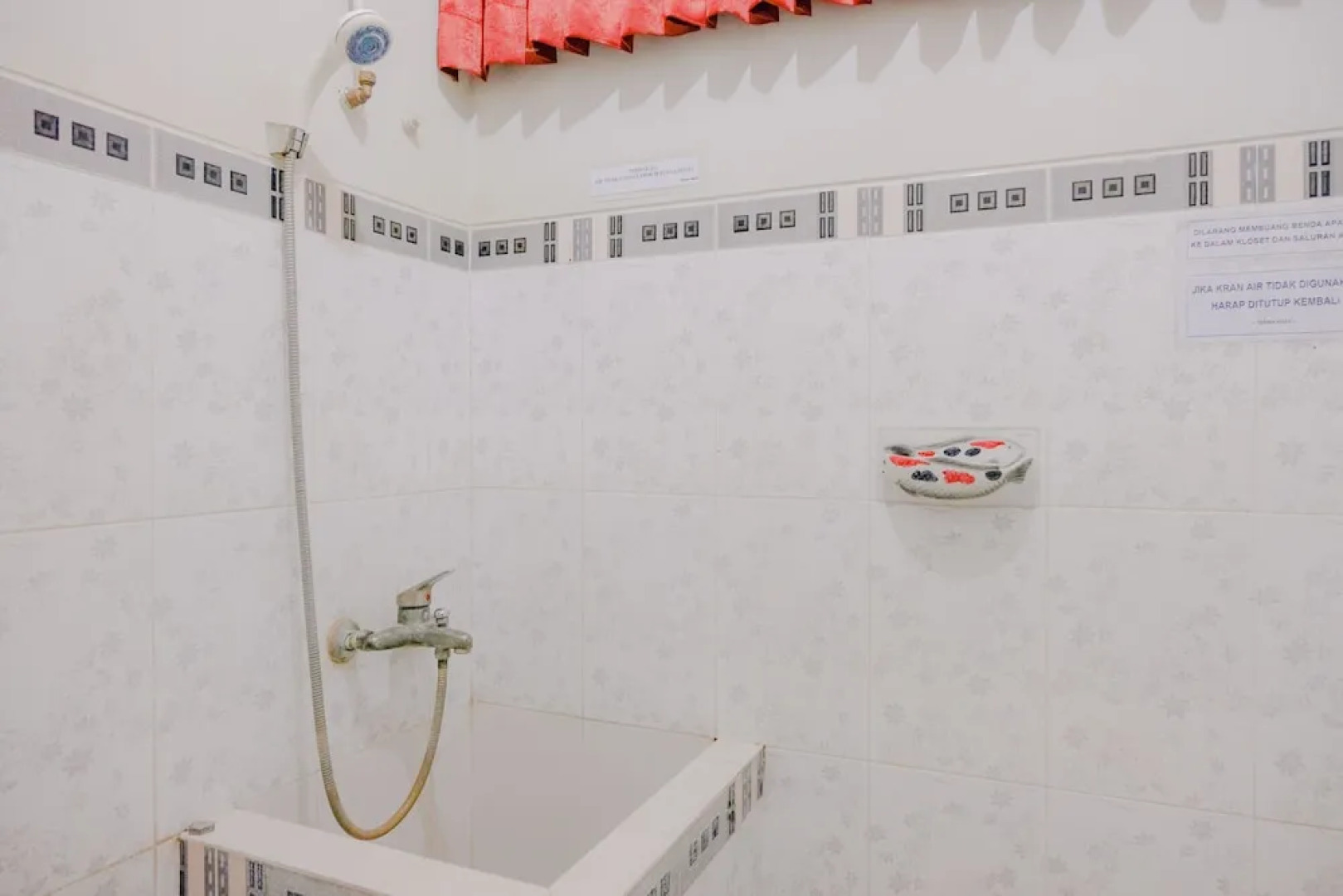 Spot On 1761 Hotel Dirgahayu