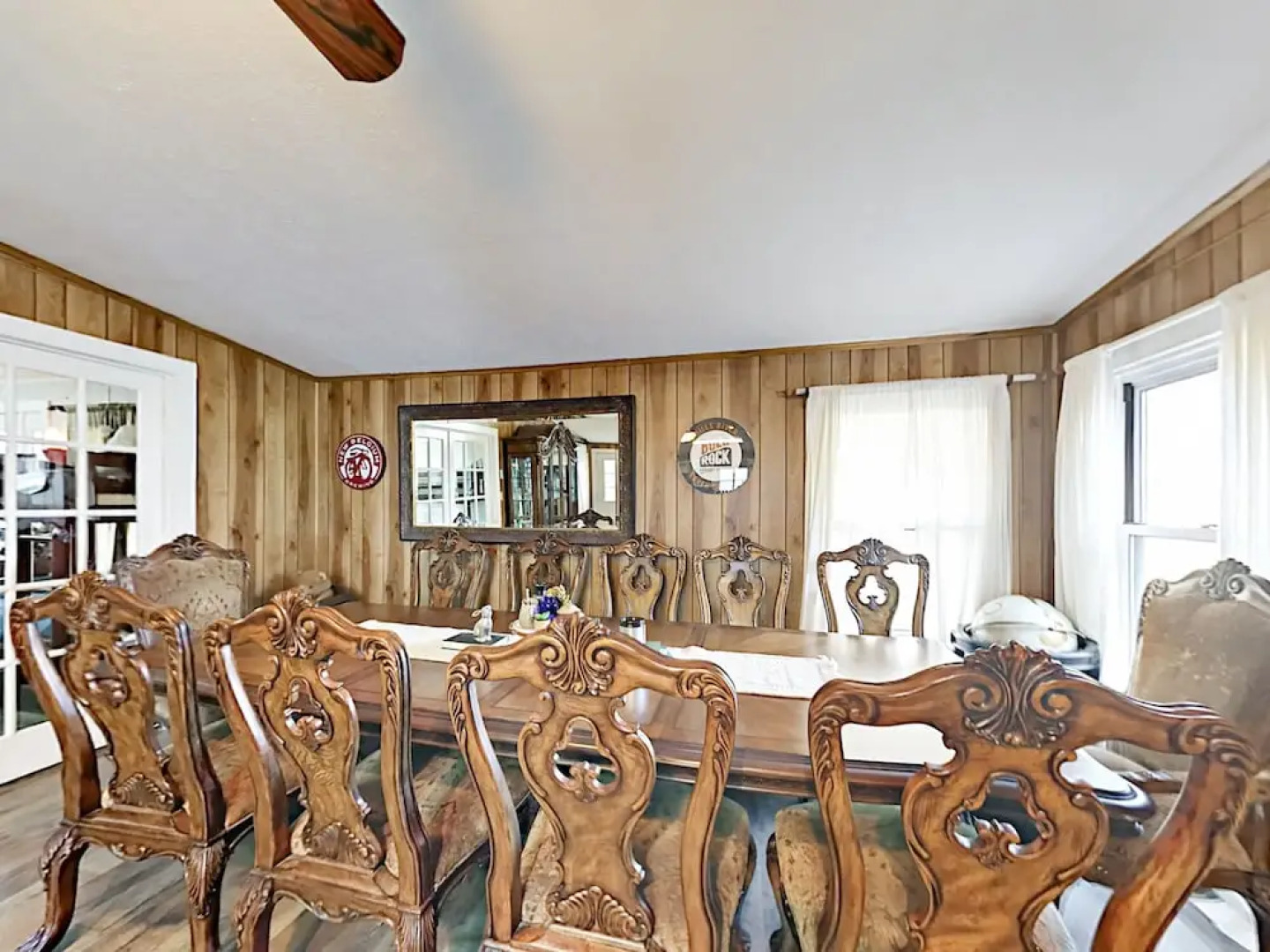 Country Compound - 2 Separates - 6 Br Home