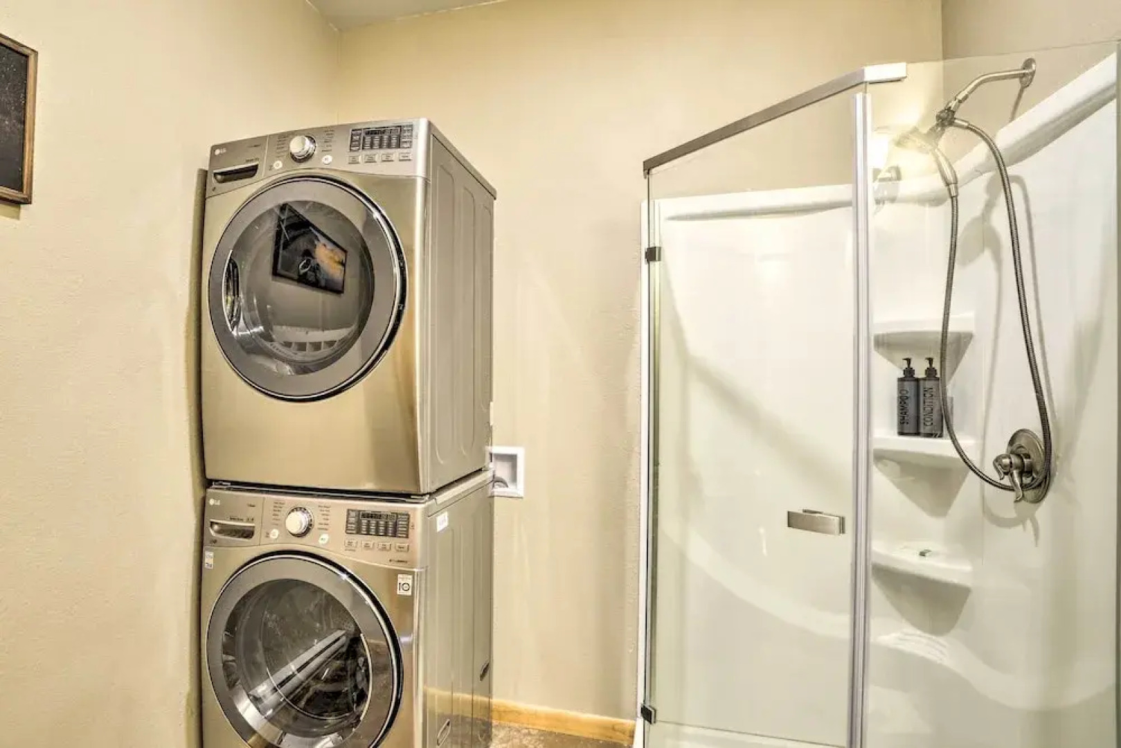 Red Lodge Retreat w/ Hot Tub: 3 Blocks to Downtown