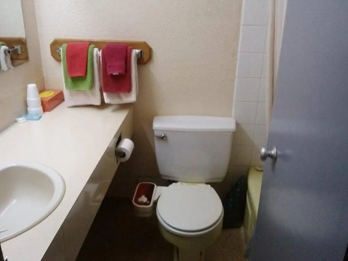 Bow Manor Motor Hotel