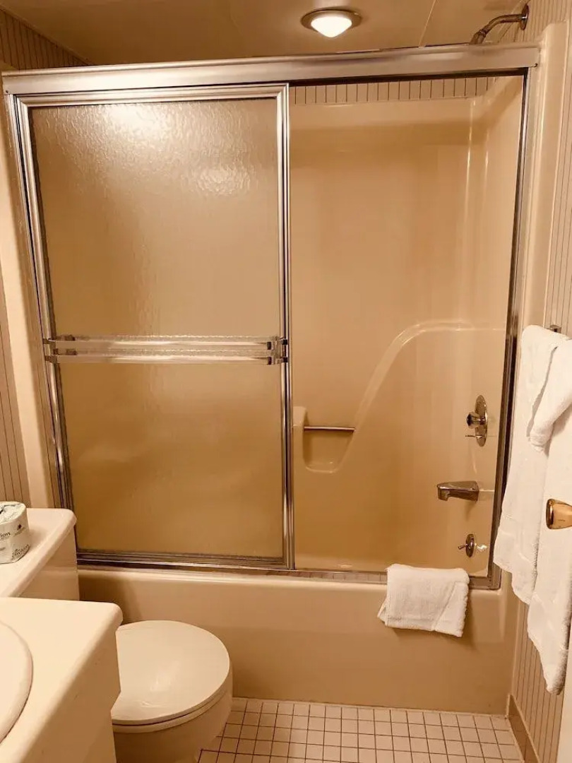 Coliseum Inn & Suites-Garden City Long Island