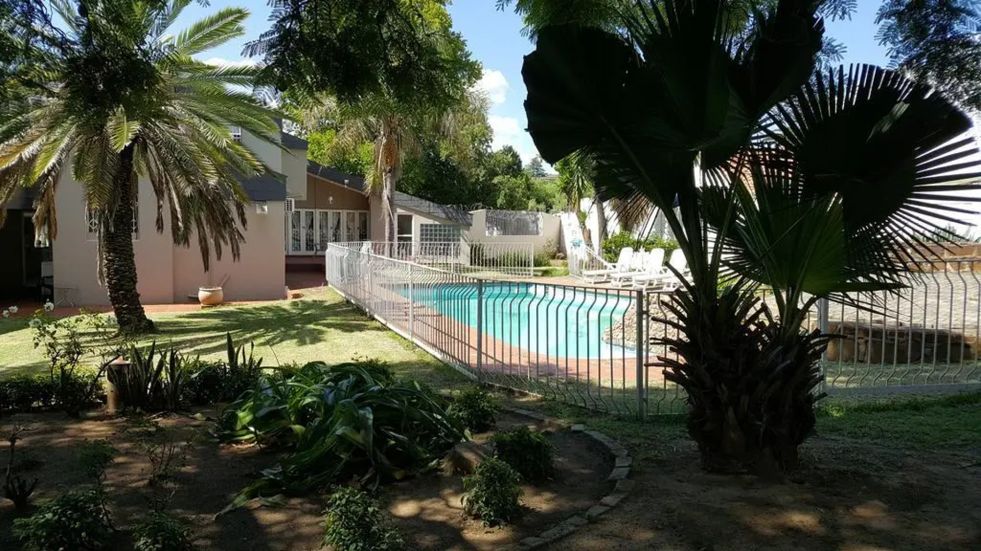 Zinzanathi Guesthouse