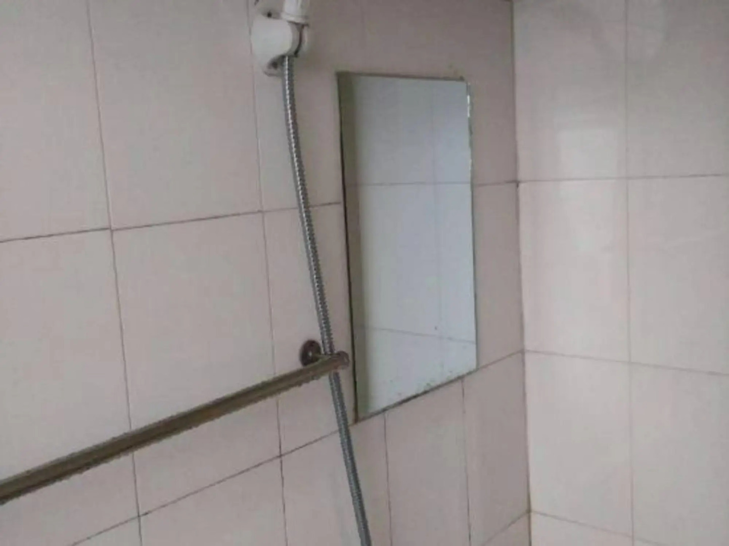 Jingmen Sanjiang Inn