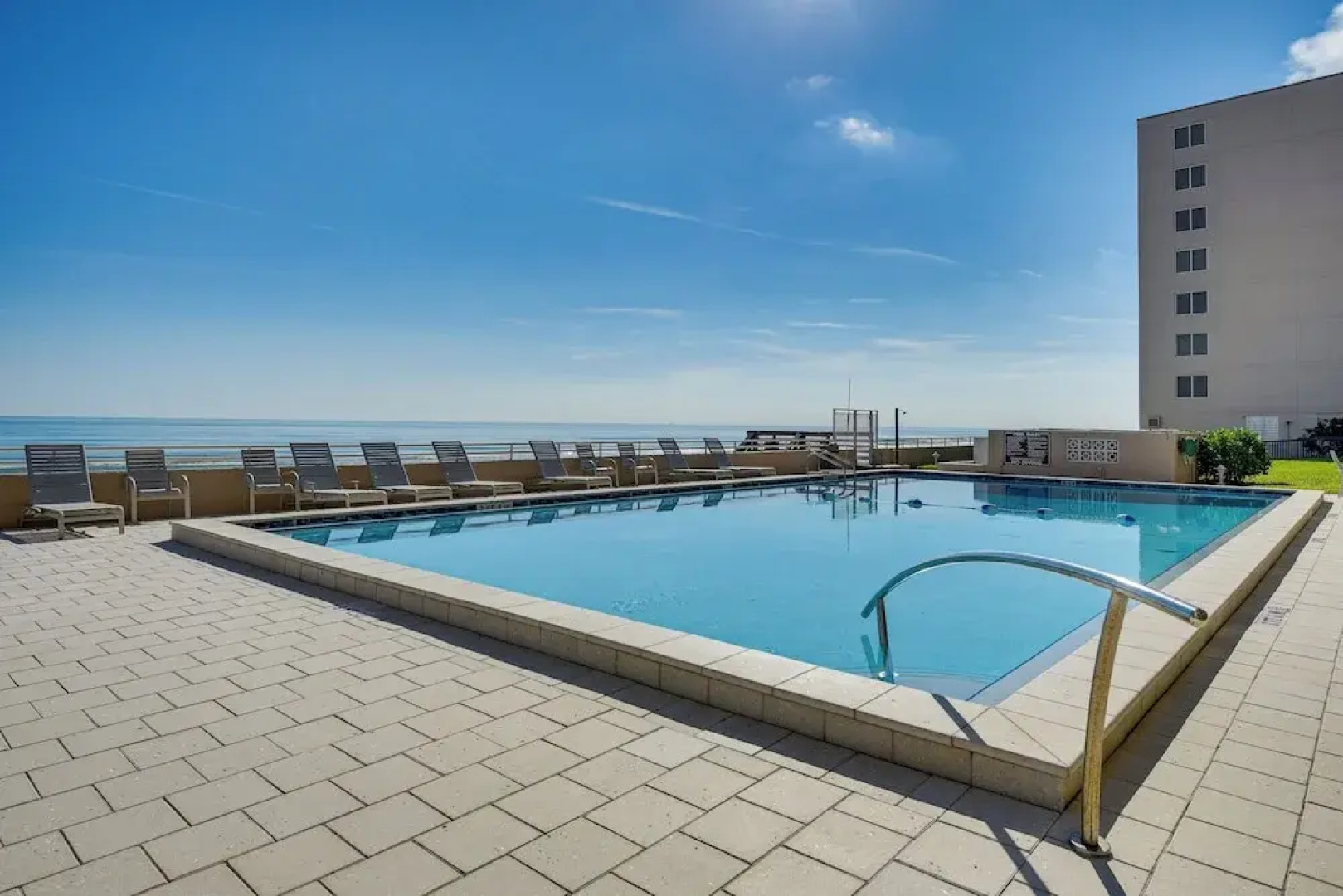 Beachfront Condo w/ Pool Access in Ponce Inlet