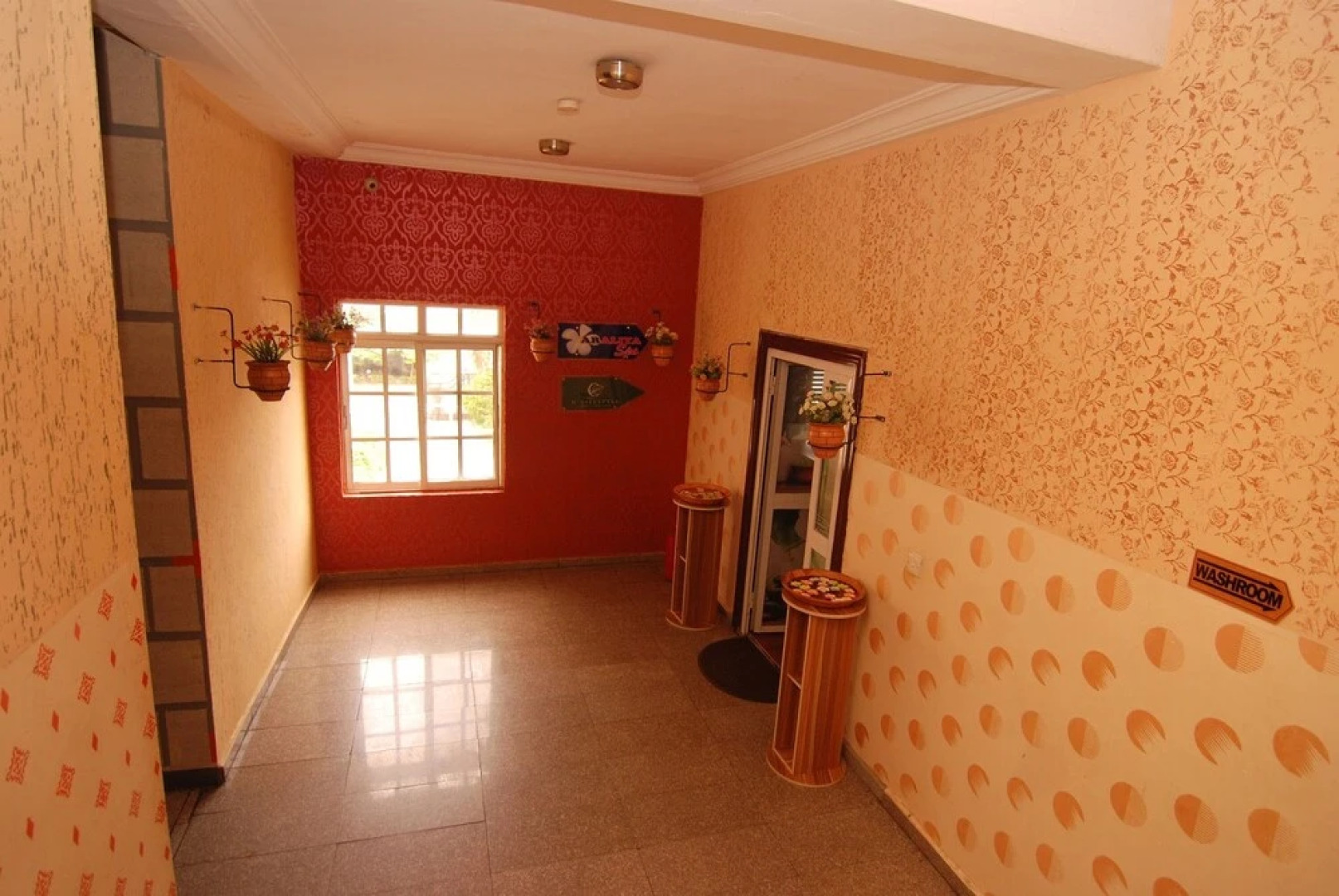 Lake Crescent Hotel & Suites