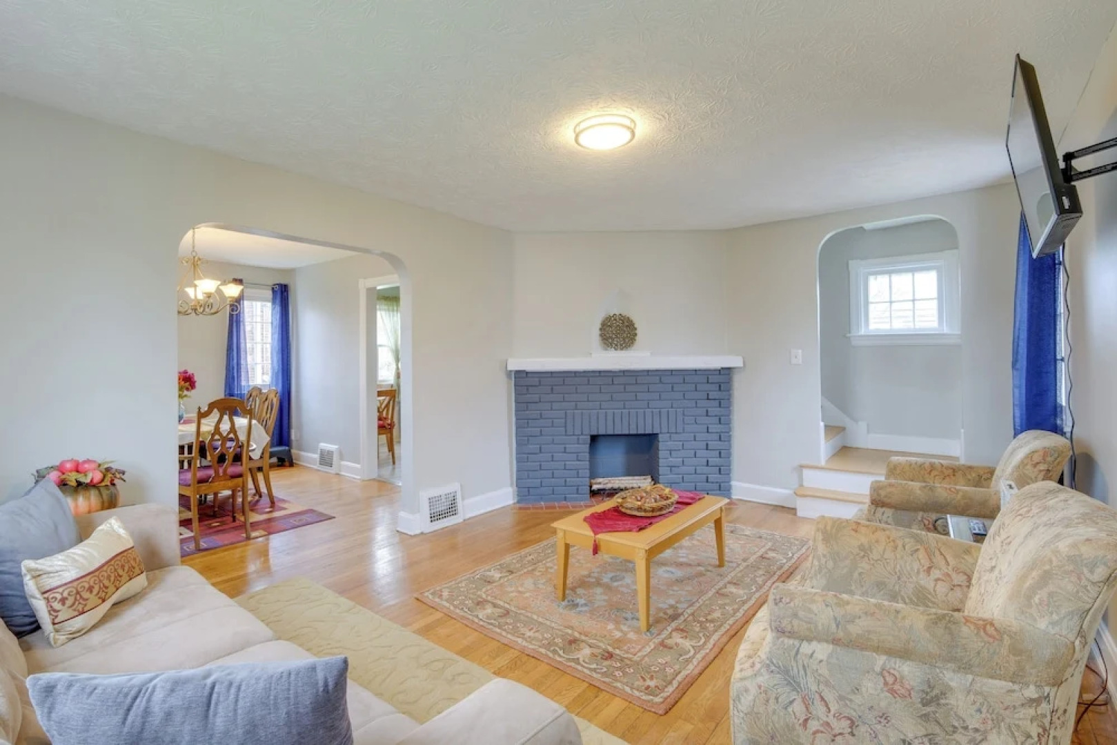 Inviting Vacation Home: 2 Mi to Mill Creek Falls!