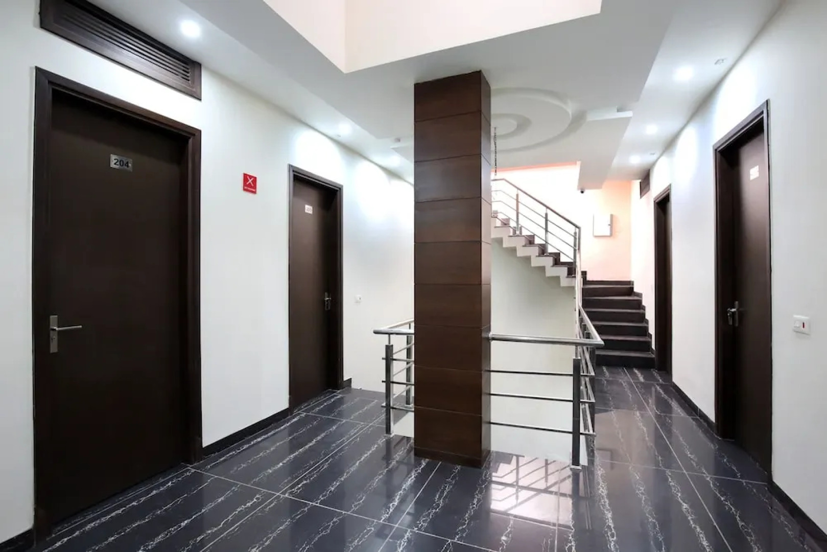 OYO 4897 Hotel The 13een