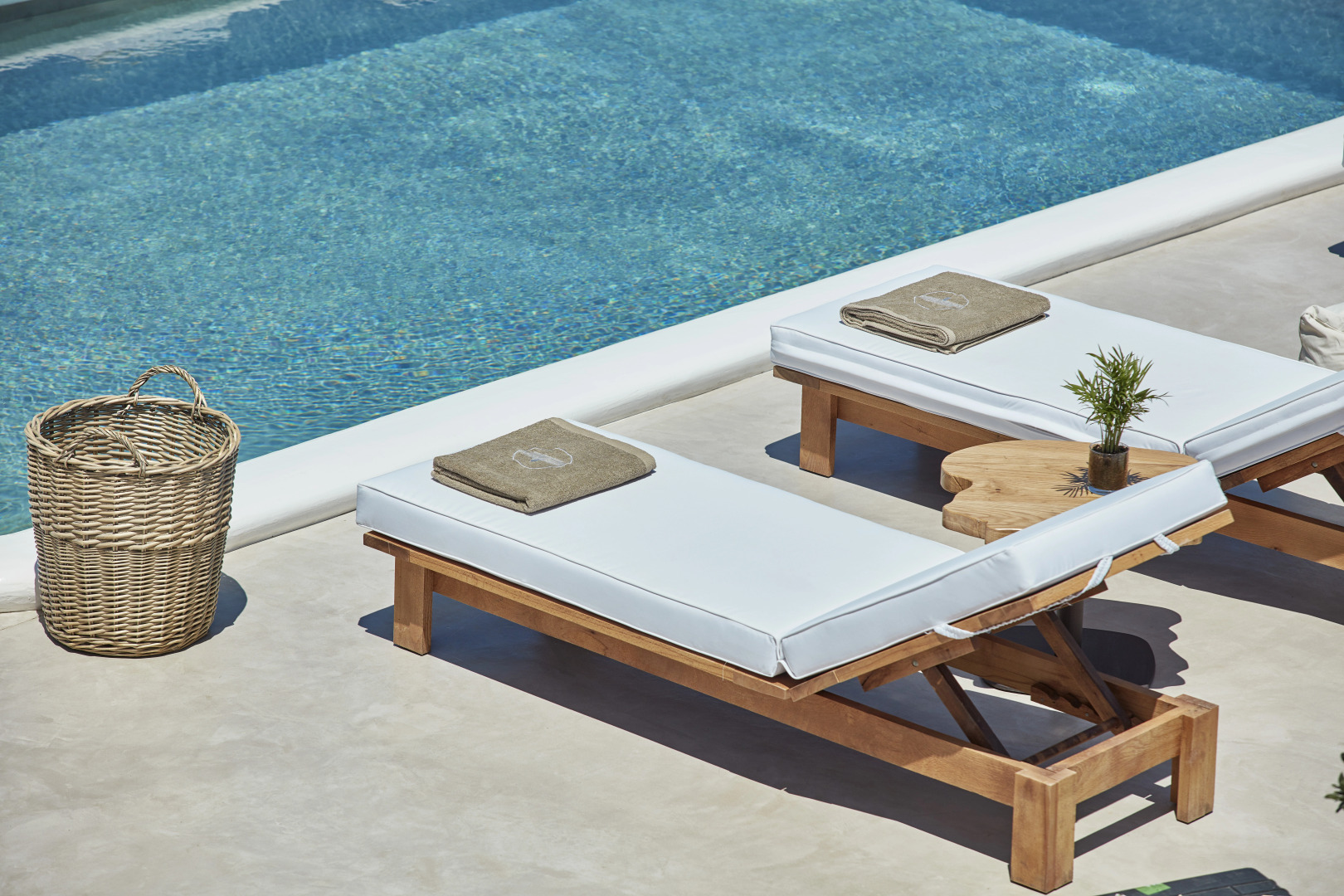 Mykonos Waves Beach House & Suites