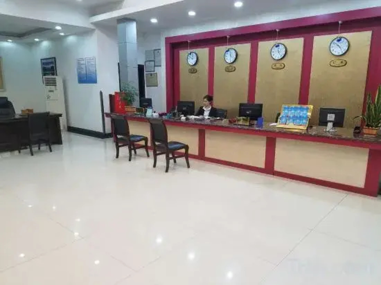 Bayi Baoyuan Hotel (Zhongshan Road No.1 Hospital)