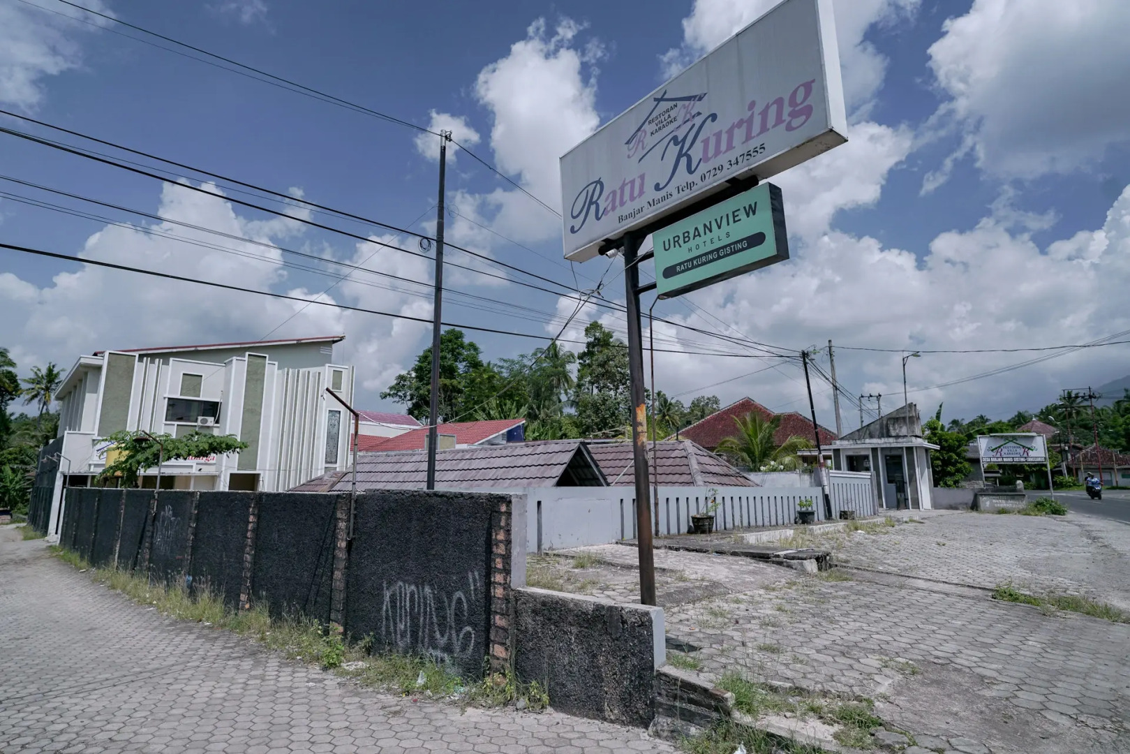 Urbanview Hotel Ratu Kuring Gisting