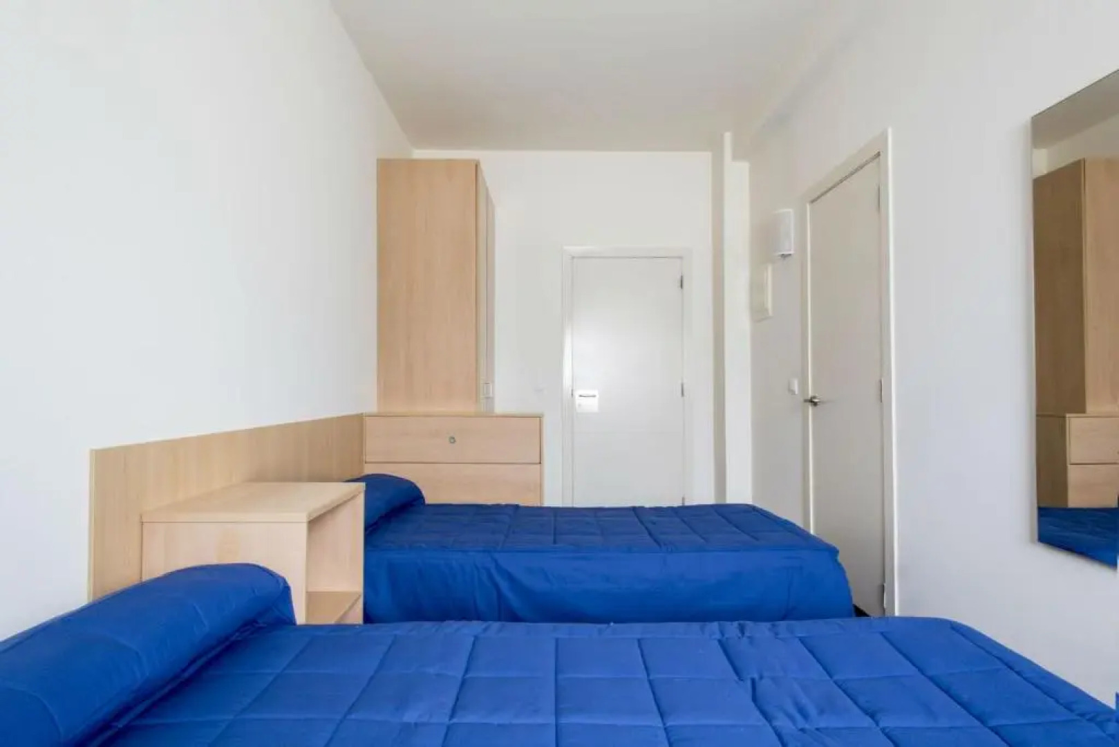 Residencia Universitaria Resa As Burgas - Centro Adscrito a REAJ - Campus Accomodation