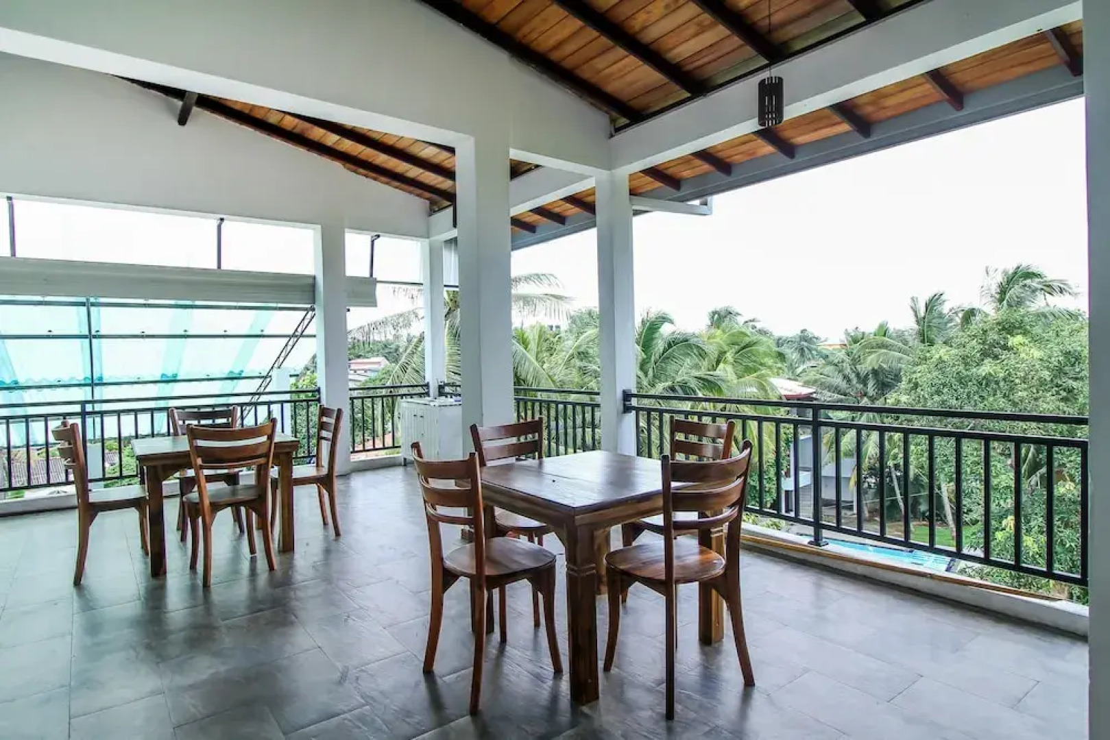 OYO 371 River Palace Hotel