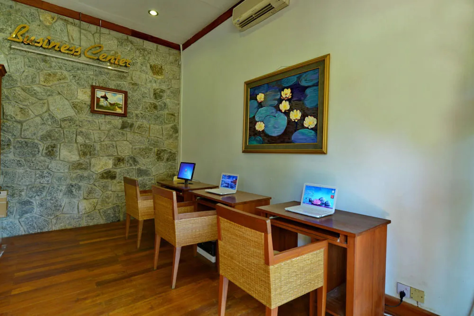 Myanmar Treasure Resort Ngwe Saung