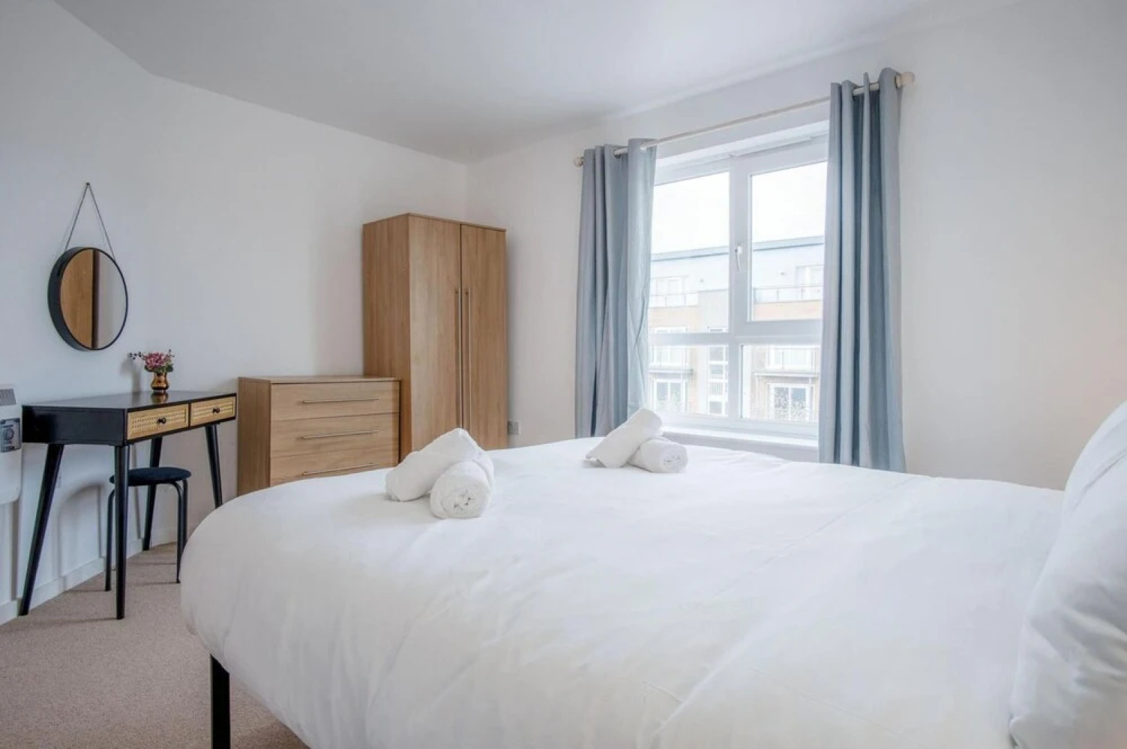 The Penthouse - 3 Bedroom Apartment - Llanelli