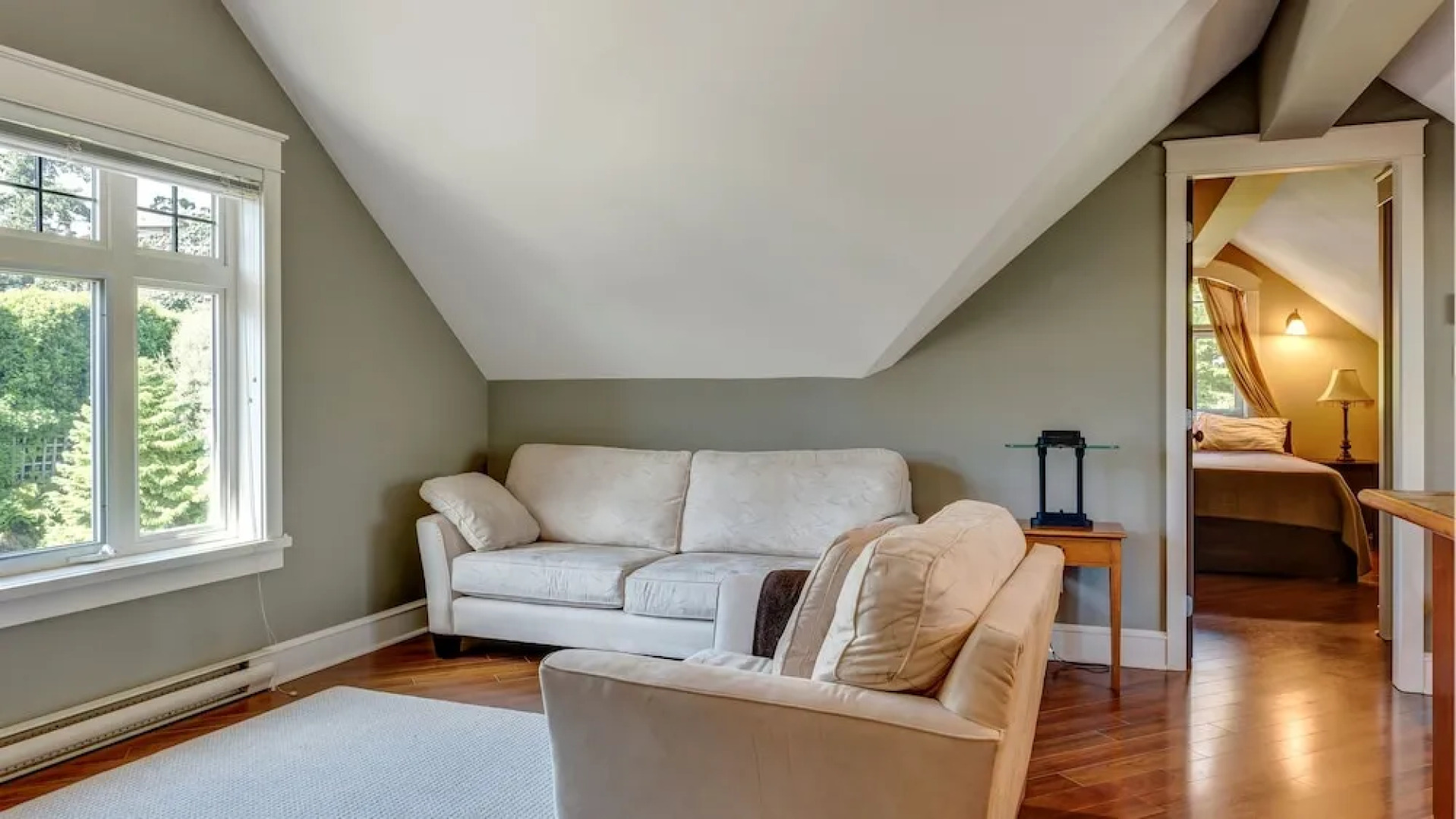 Parker by the Sea - Quaint Apartment with Beach Access