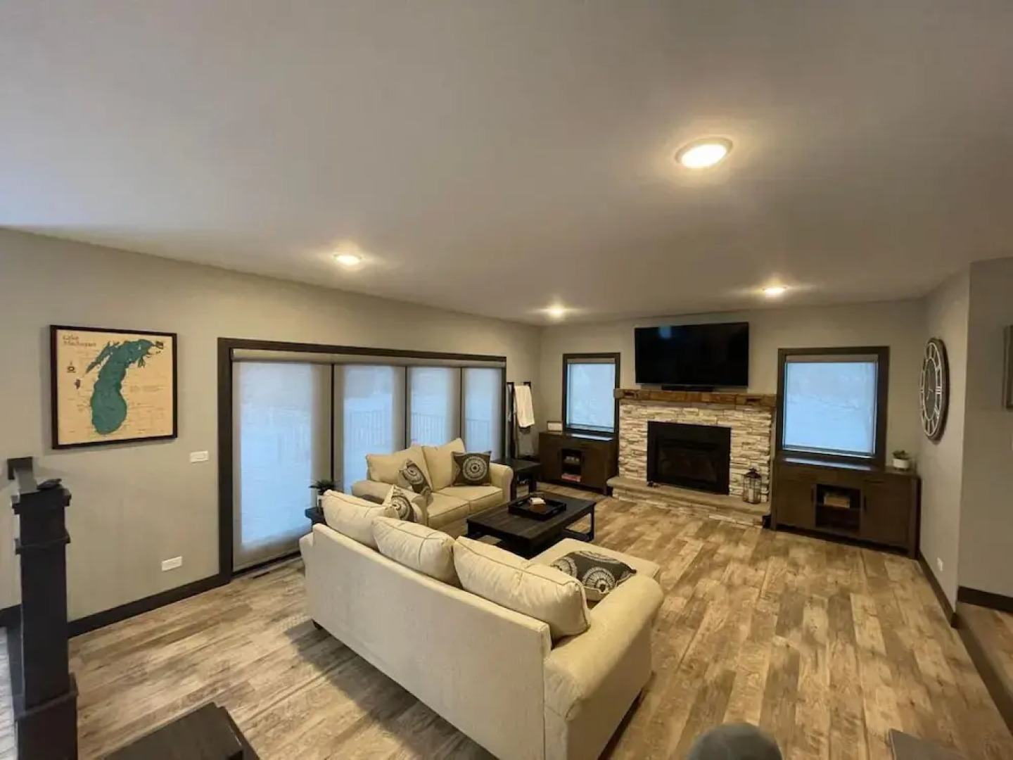 Freshly Updated Lake Michigan Home With Pool