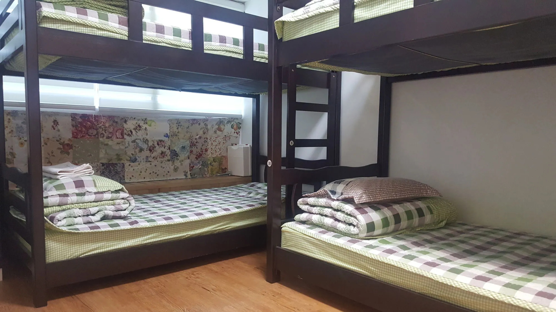 Dongbaekseom Guest House