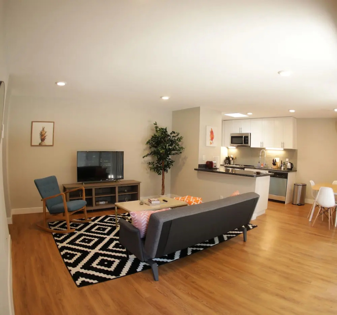 Kasa Mountain View Apartments