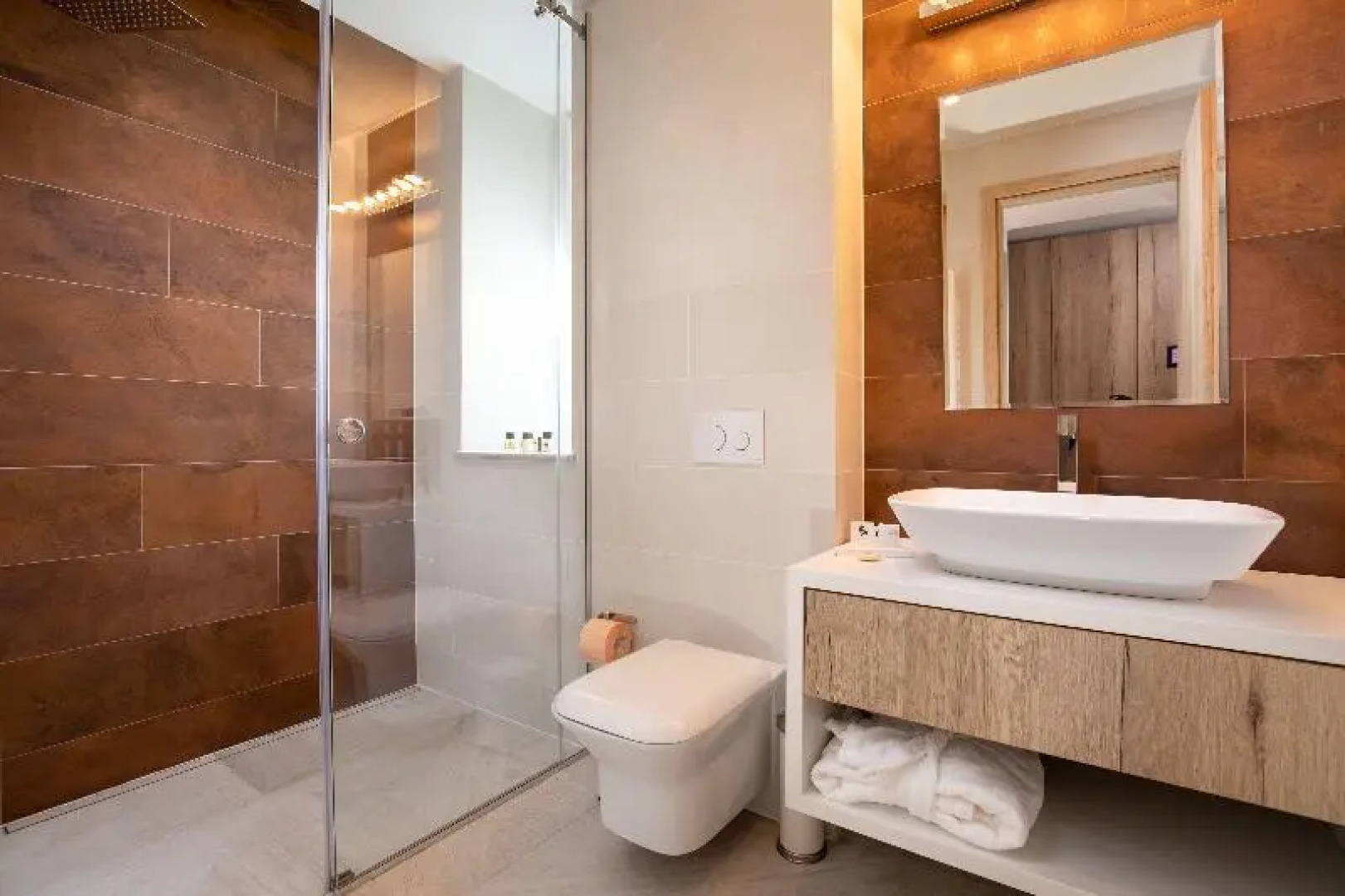 Kanopian Penthouse Hotel