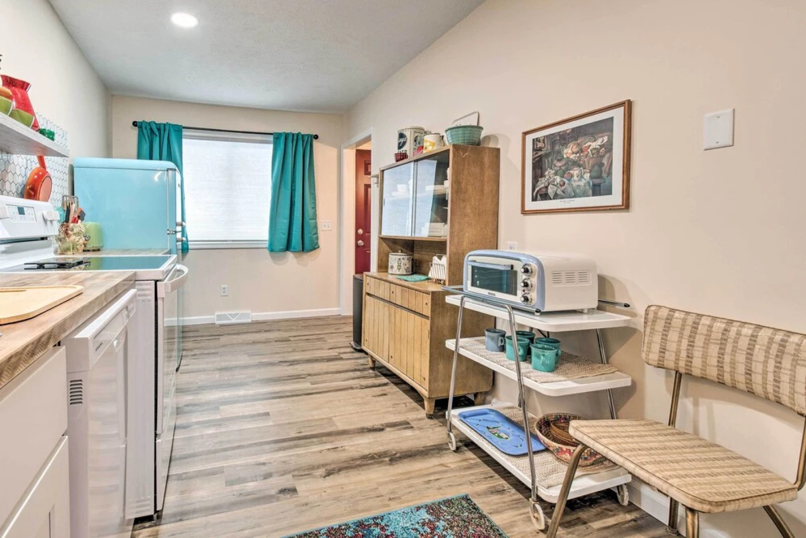 Stylish Vacation Rental - Walk to Isu!