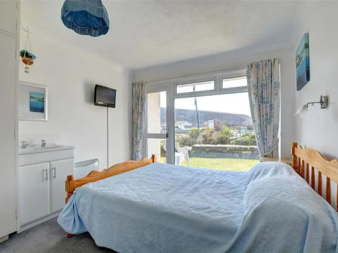 Quaint Apartment in Cornwall With Swimming Pool