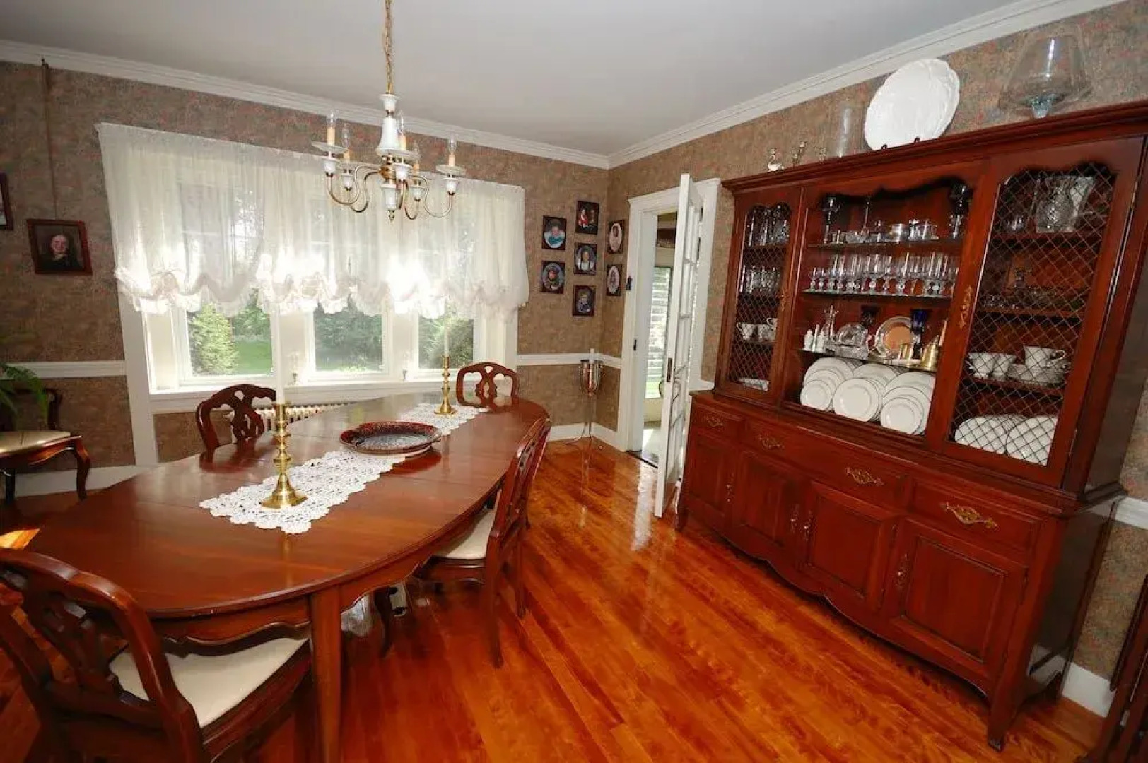 Howarth House Bed And Breakfast