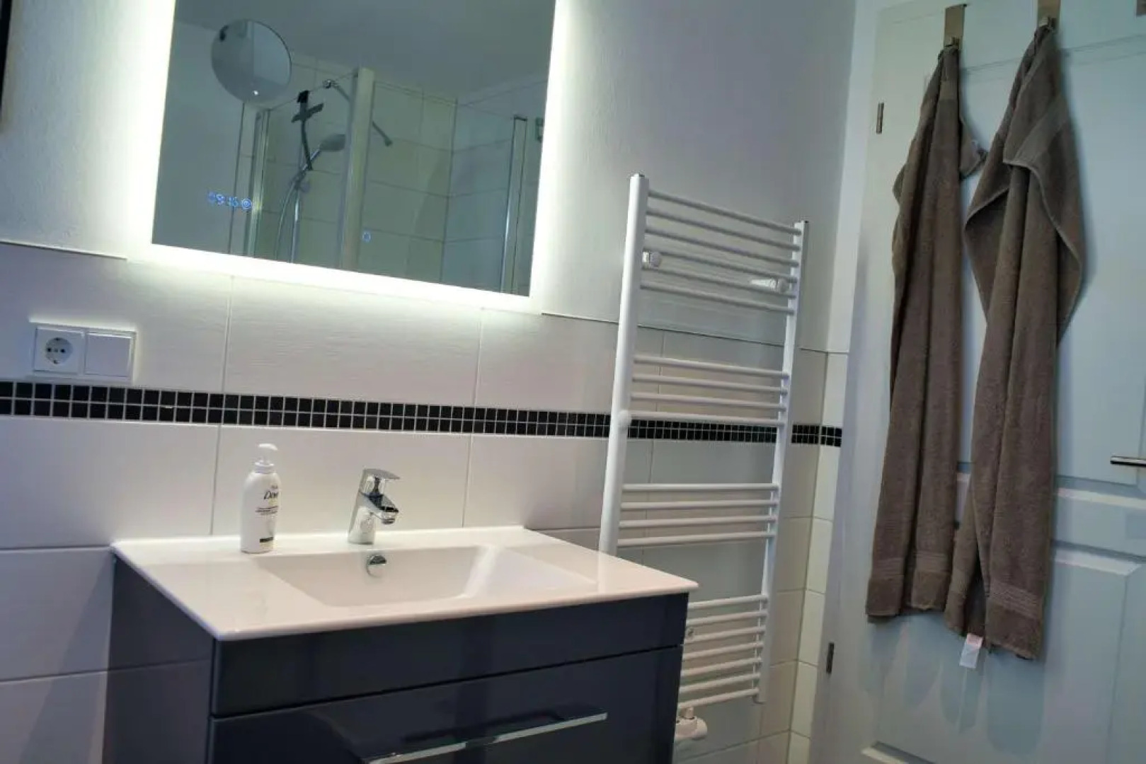 Alte Fischfabrik Lauterbach FeWo Nr 19 Balkon, Hafennähe