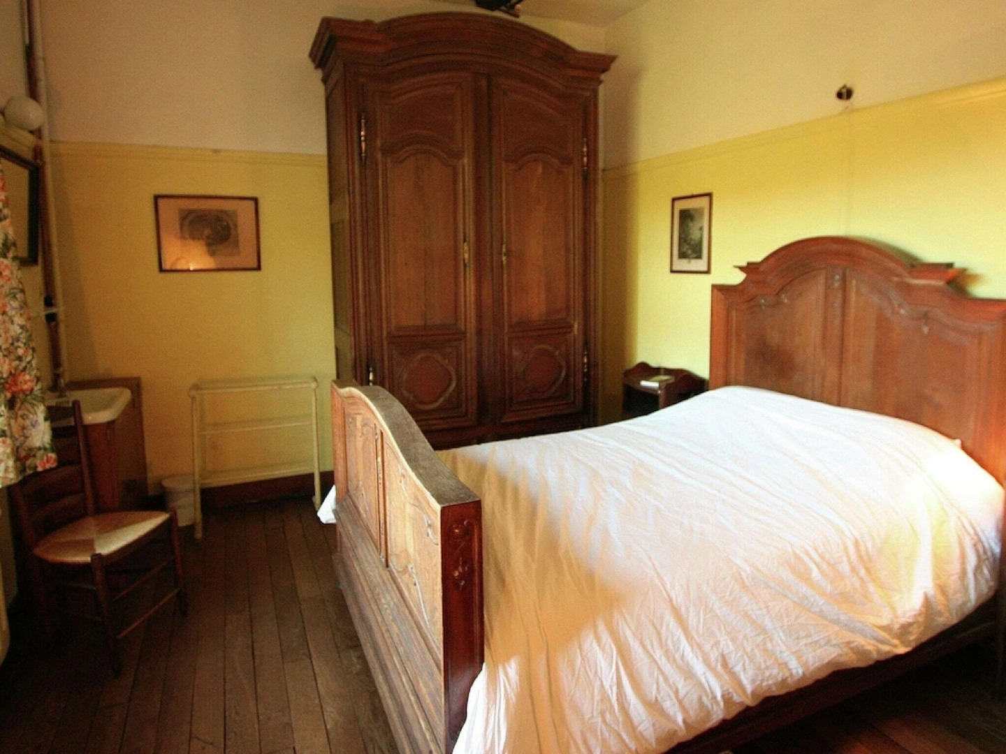 Quaint Holiday Home with Jacuzzi in Bouillon Ardennes